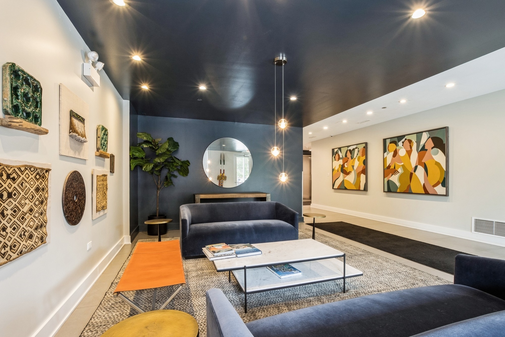 1701 W Webster Avenue 611