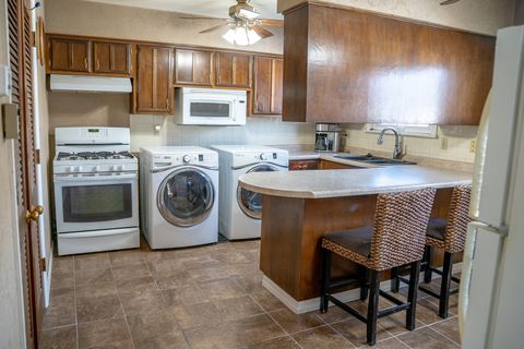 Tiny photo for 2204 E Lincoln Street #13, Bloomington, IL 61701 (MLS # 12519995)