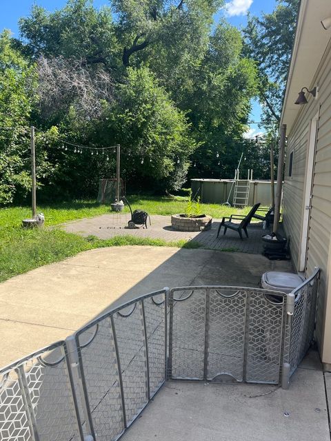 Tiny photo for 6825 la porte Court, Bridgeview, IL 60455 (MLS # 12447984)