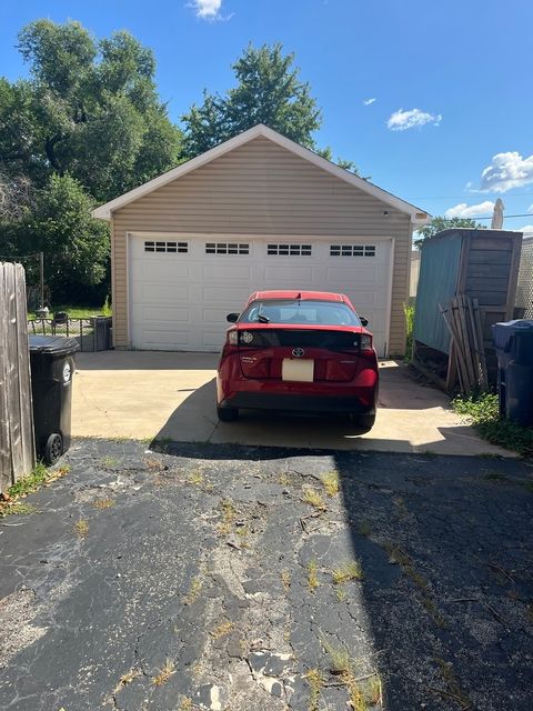 Tiny photo for 6825 la porte Court, Bridgeview, IL 60455 (MLS # 12447984)
