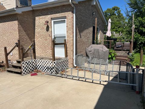 Tiny photo for 6825 la porte Court, Bridgeview, IL 60455 (MLS # 12447984)
