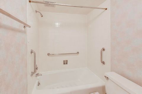 Tiny photo for 1301 N Western Avenue #325, Lake Forest, IL 60045 (MLS # 12546972)