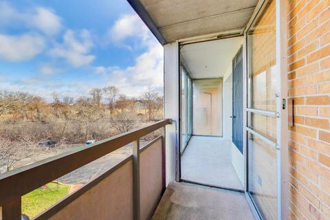 Tiny photo for 1301 N Western Avenue #325, Lake Forest, IL 60045 (MLS # 12546972)