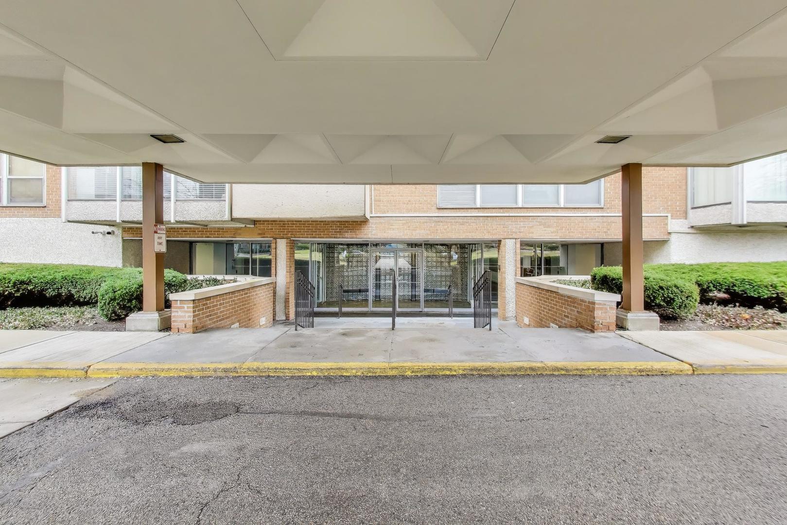 1301 N Western Avenue 325