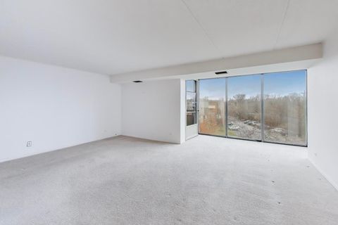 Tiny photo for 1301 N Western Avenue #325, Lake Forest, IL 60045 (MLS # 12546972)