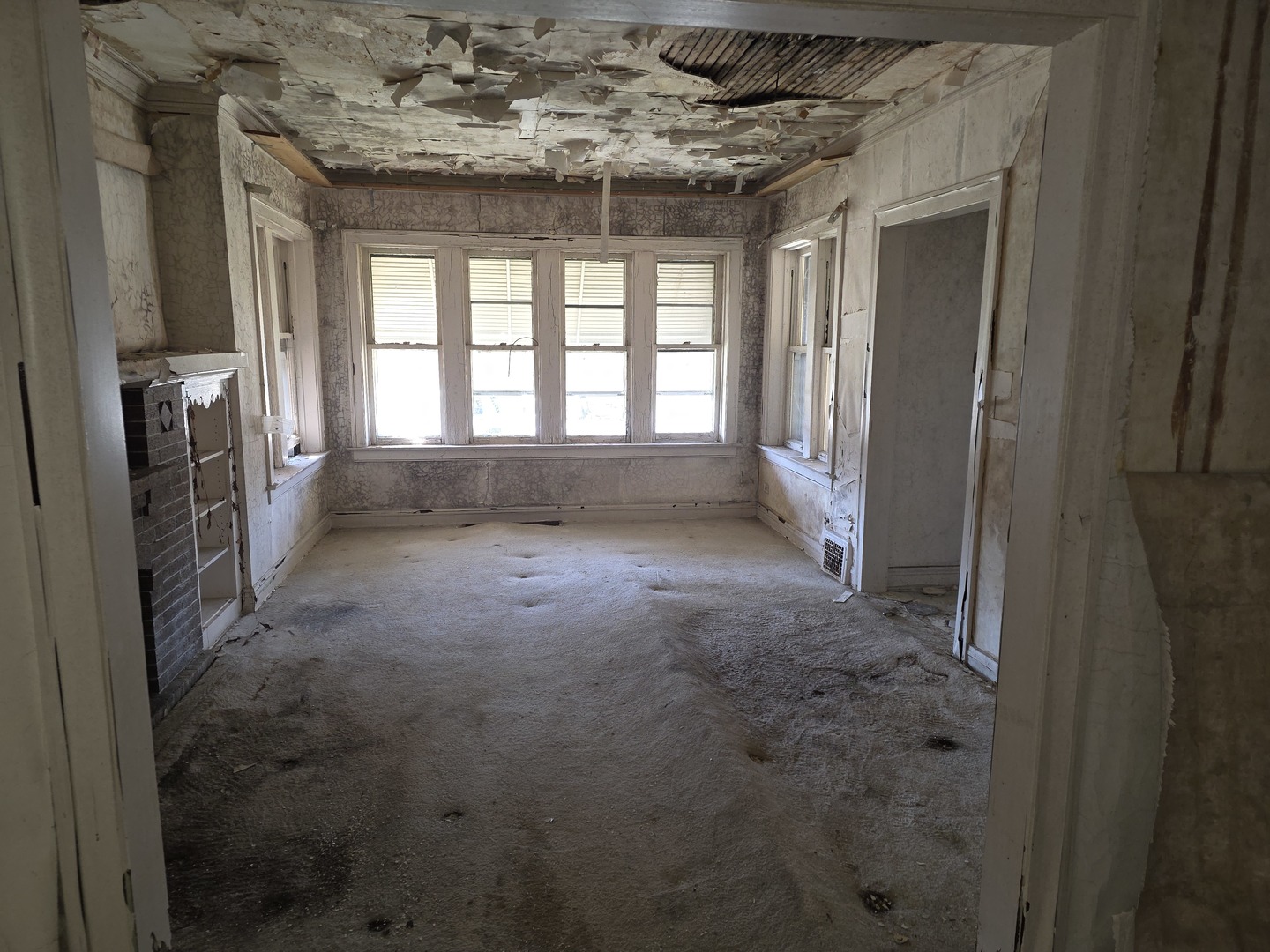 7923 S Calumet Avenue