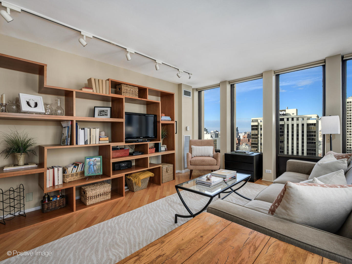 100 E WALTON Street 32B