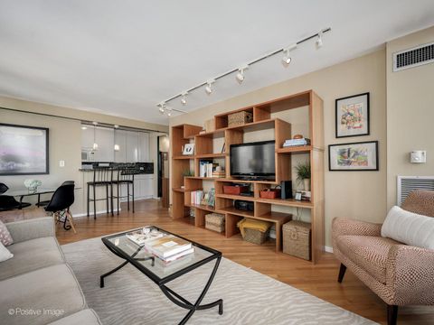 Tiny photo for 100 E WALTON Street #32B, Chicago, IL 60611 (MLS # 12517312)