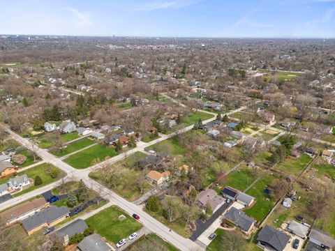 Tiny photo for 5905 Lee Avenue, Downers Grove, IL 60516 (MLS # 12595465)