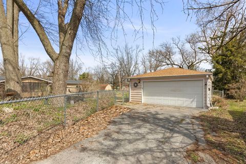 Tiny photo for 5905 Lee Avenue, Downers Grove, IL 60516 (MLS # 12595465)