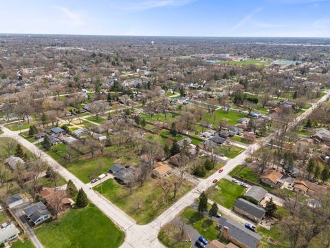 Tiny photo for 5905 Lee Avenue, Downers Grove, IL 60516 (MLS # 12595465)