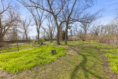 Tiny photo for 5905 Lee Avenue, Downers Grove, IL 60516 (MLS # 12595465)