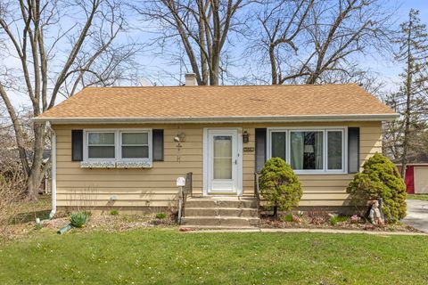 Tiny photo for 5905 Lee Avenue, Downers Grove, IL 60516 (MLS # 12595465)