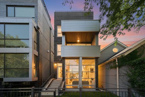 Photo of 948 N Honore Street #1, Chicago, IL 60622 (MLS # 12603473)