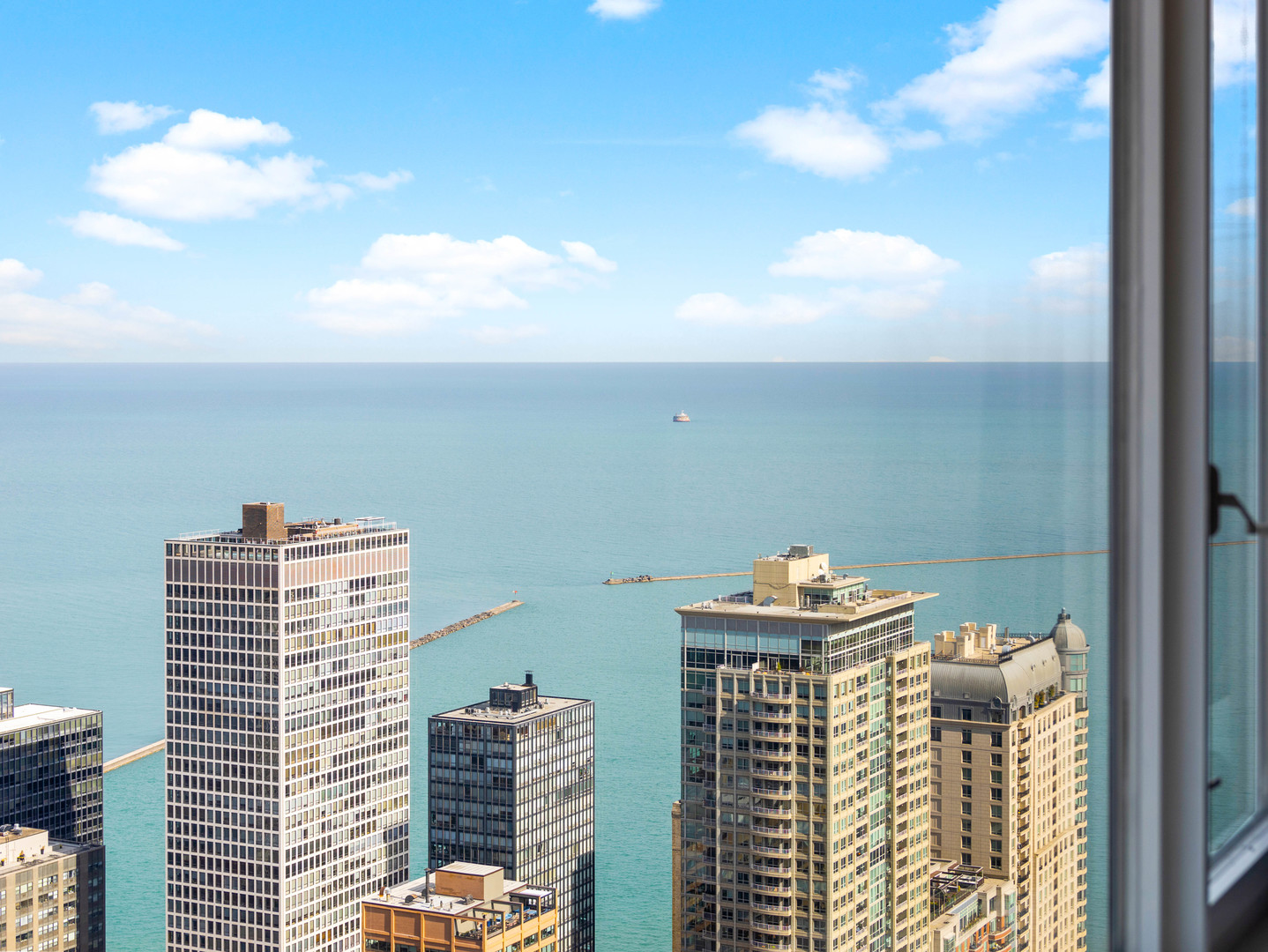 161 E Chicago Avenue 42H