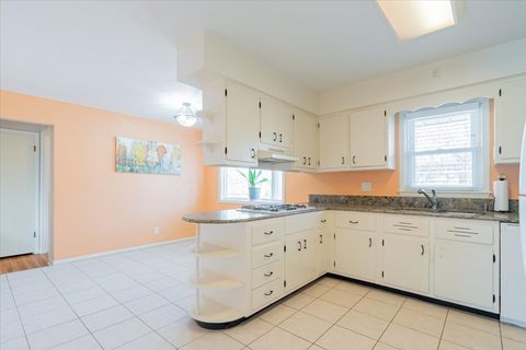 Tiny photo for 226 Fairway Drive, Bloomington, IL 61701 (MLS # 12546885)