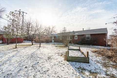 Tiny photo for 226 Fairway Drive, Bloomington, IL 61701 (MLS # 12546885)