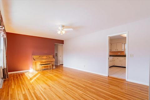 Tiny photo for 226 Fairway Drive, Bloomington, IL 61701 (MLS # 12546885)