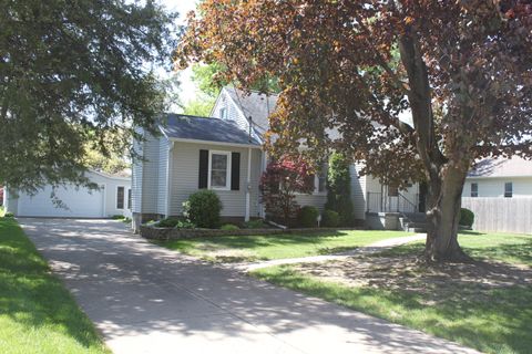 Tiny photo for 4504 26th Avenue, Moline, IL 61265 (MLS # 12630559)