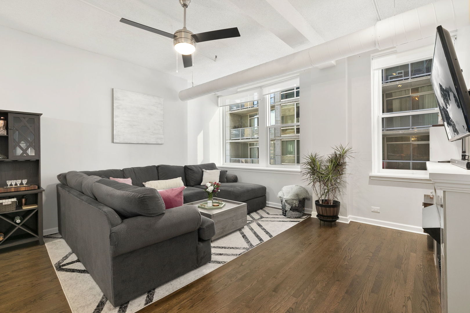 161 W Harrison Street 803