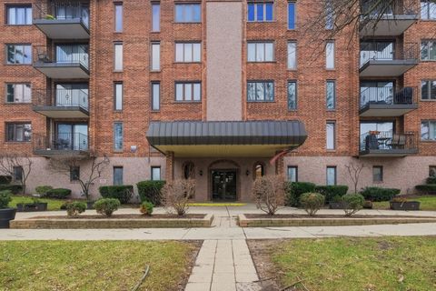 Photo of 1551 Ashland Avenue #306, Des Plaines, IL 60016 (MLS # 12592329)