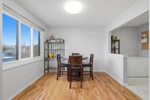 Tiny photo for 1551 Ashland Avenue #306, Des Plaines, IL 60016 (MLS # 12592329)