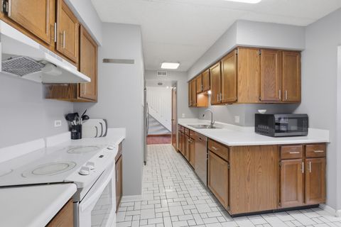 Tiny photo for 1551 Ashland Avenue #306, Des Plaines, IL 60016 (MLS # 12592329)