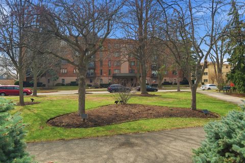 Tiny photo for 1551 Ashland Avenue #306, Des Plaines, IL 60016 (MLS # 12592329)