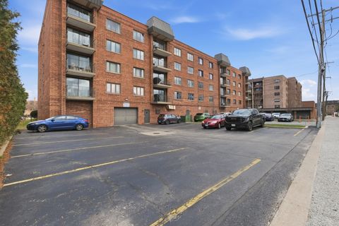 Tiny photo for 1551 Ashland Avenue #306, Des Plaines, IL 60016 (MLS # 12592329)