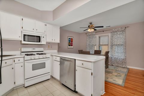 Tiny photo for 75 E Harris Avenue #1E, La Grange, IL 60525 (MLS # 12502784)