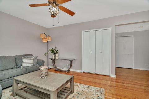 Tiny photo for 75 E Harris Avenue #1E, La Grange, IL 60525 (MLS # 12502784)