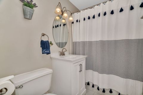 Tiny photo for 75 E Harris Avenue #1E, La Grange, IL 60525 (MLS # 12502784)