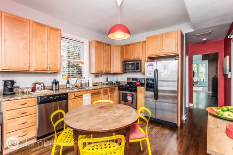 Tiny photo for 828 W Buckingham Place #3, Chicago, IL 60657 (MLS # 12599433)
