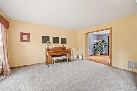 Tiny photo for 2474 Spring Valley Court, Aurora, IL 60503 (MLS # 12402898)