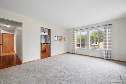 Tiny photo for 2474 Spring Valley Court, Aurora, IL 60503 (MLS # 12402898)