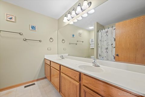 Tiny photo for 2474 Spring Valley Court, Aurora, IL 60503 (MLS # 12402898)
