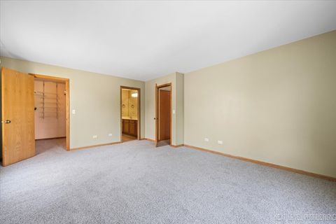 Tiny photo for 2474 Spring Valley Court, Aurora, IL 60503 (MLS # 12402898)