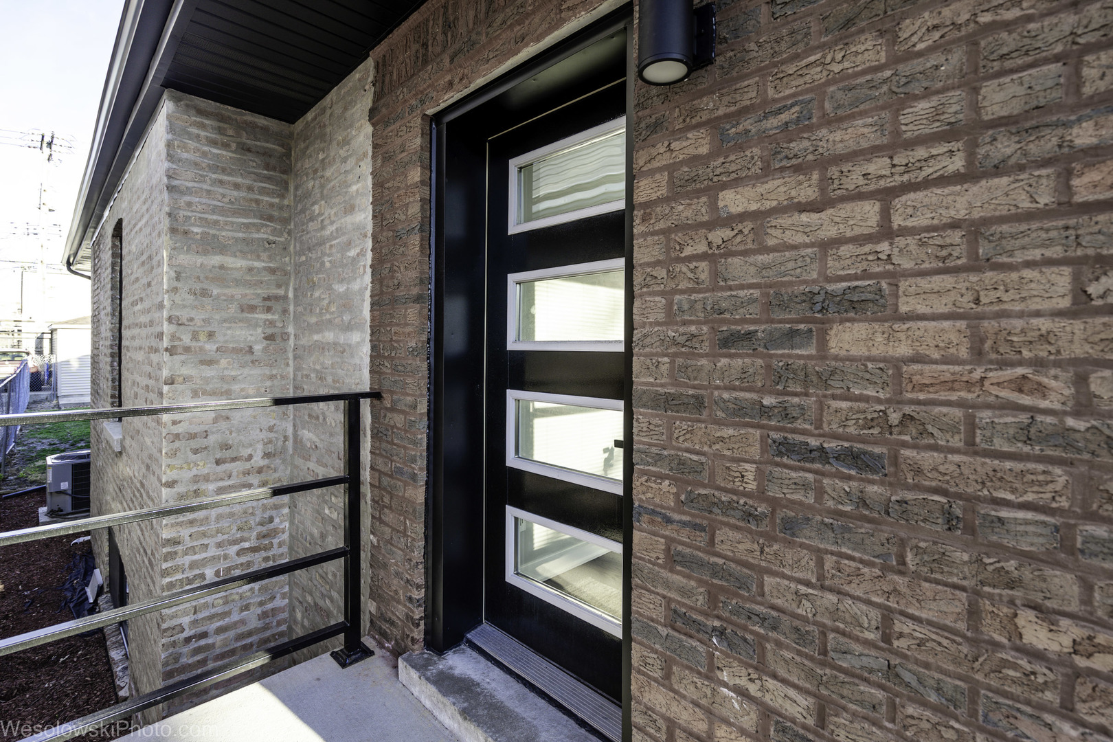 1047 N Saint Louis Avenue