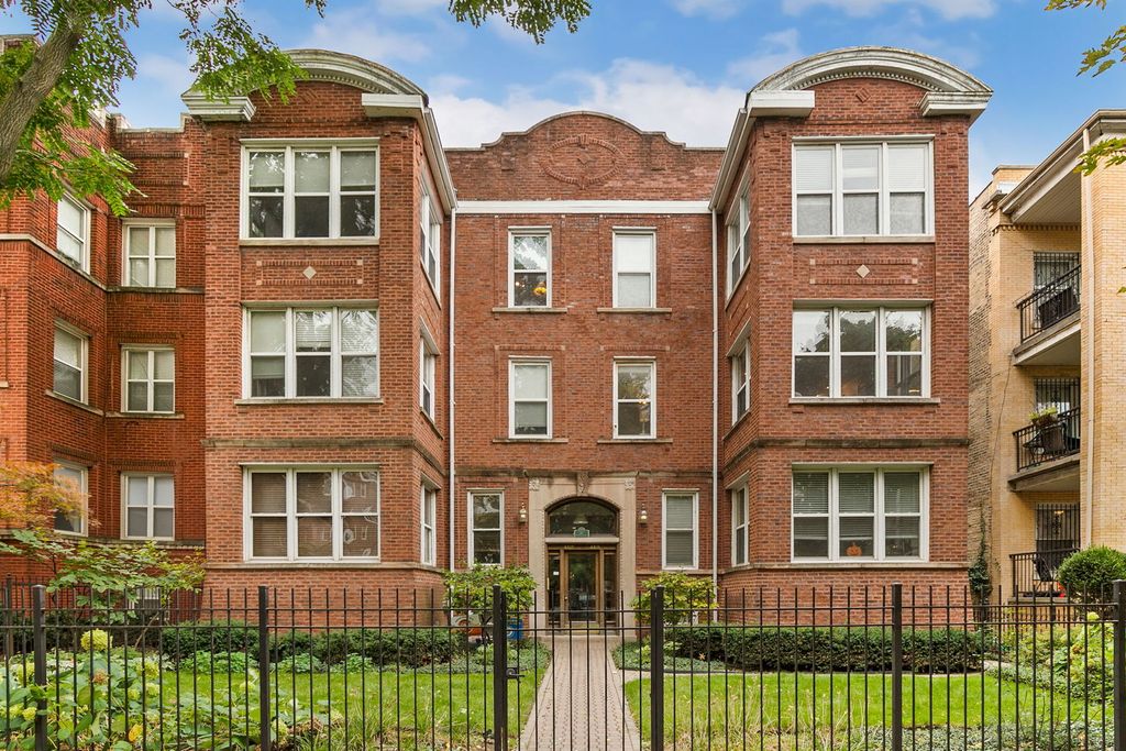 Photo for 4418 N Racine Avenue #2N, Chicago, IL 60640 (MLS # 12501778)