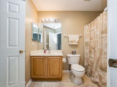 Tiny photo for 2437 Daybreak Court #2437, Elgin, IL 60123 (MLS # 12479701)