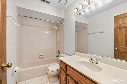 Tiny photo for 717 Queens Gate Circle, Sugar Grove, IL 60554 (MLS # 12764300)