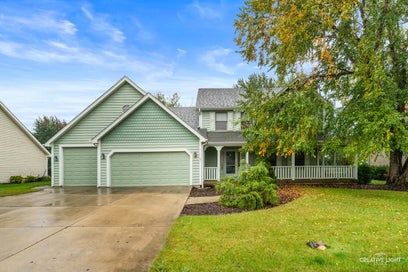 717 Queens Gate Circle Sugar Grove IL 60554