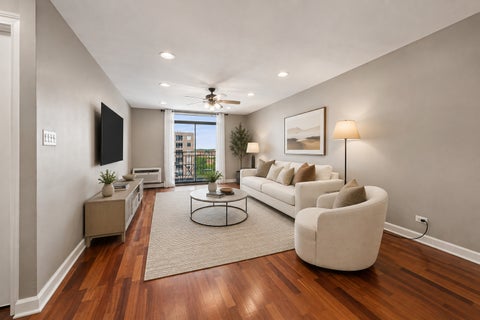Tiny photo for 3900 N Pine Grove Avenue #907, Chicago, IL 60613 (MLS # 12724847)