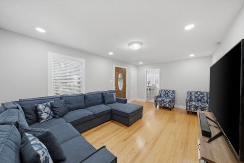 Tiny photo for 2115 Halsey Drive, Des Plaines, IL 60018 (MLS # 12769084)