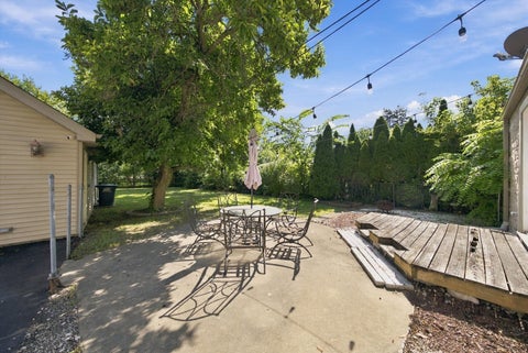 Tiny photo for 2115 Halsey Drive, Des Plaines, IL 60018 (MLS # 12769084)