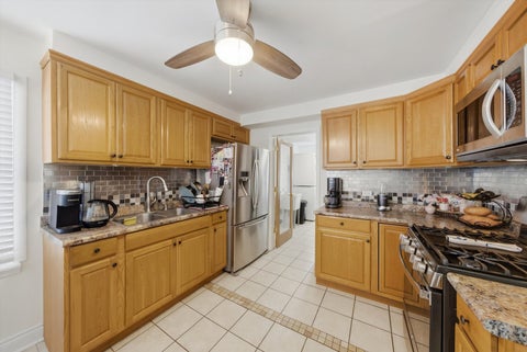 Tiny photo for 2115 Halsey Drive, Des Plaines, IL 60018 (MLS # 12769084)