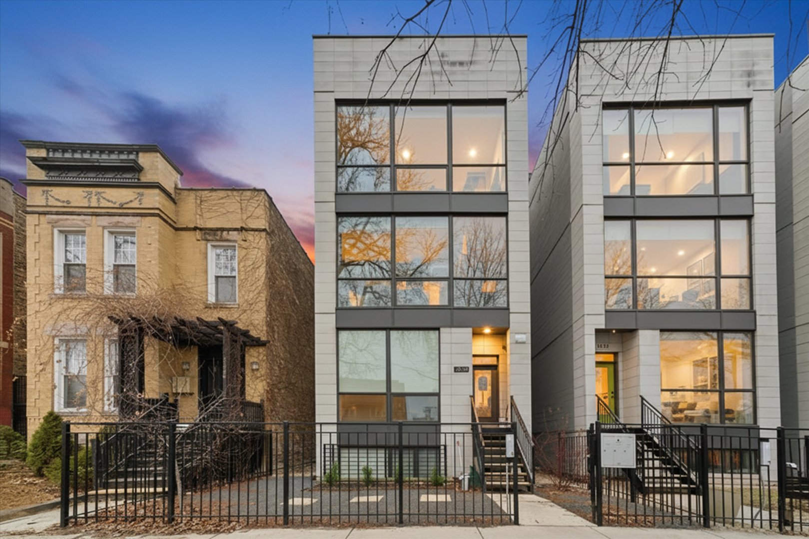 2528 N Linden Place 1