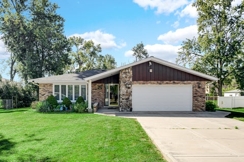 Photo of 7903 W 102nd Street, Palos Hills, IL 60465 (MLS # 12758916)