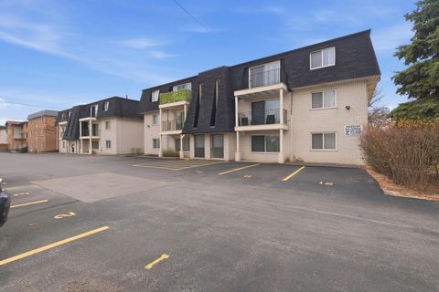 Tiny photo for 10940 Kilpatrick Avenue #3B, Oak Lawn, IL 60453 (MLS # 12591655)