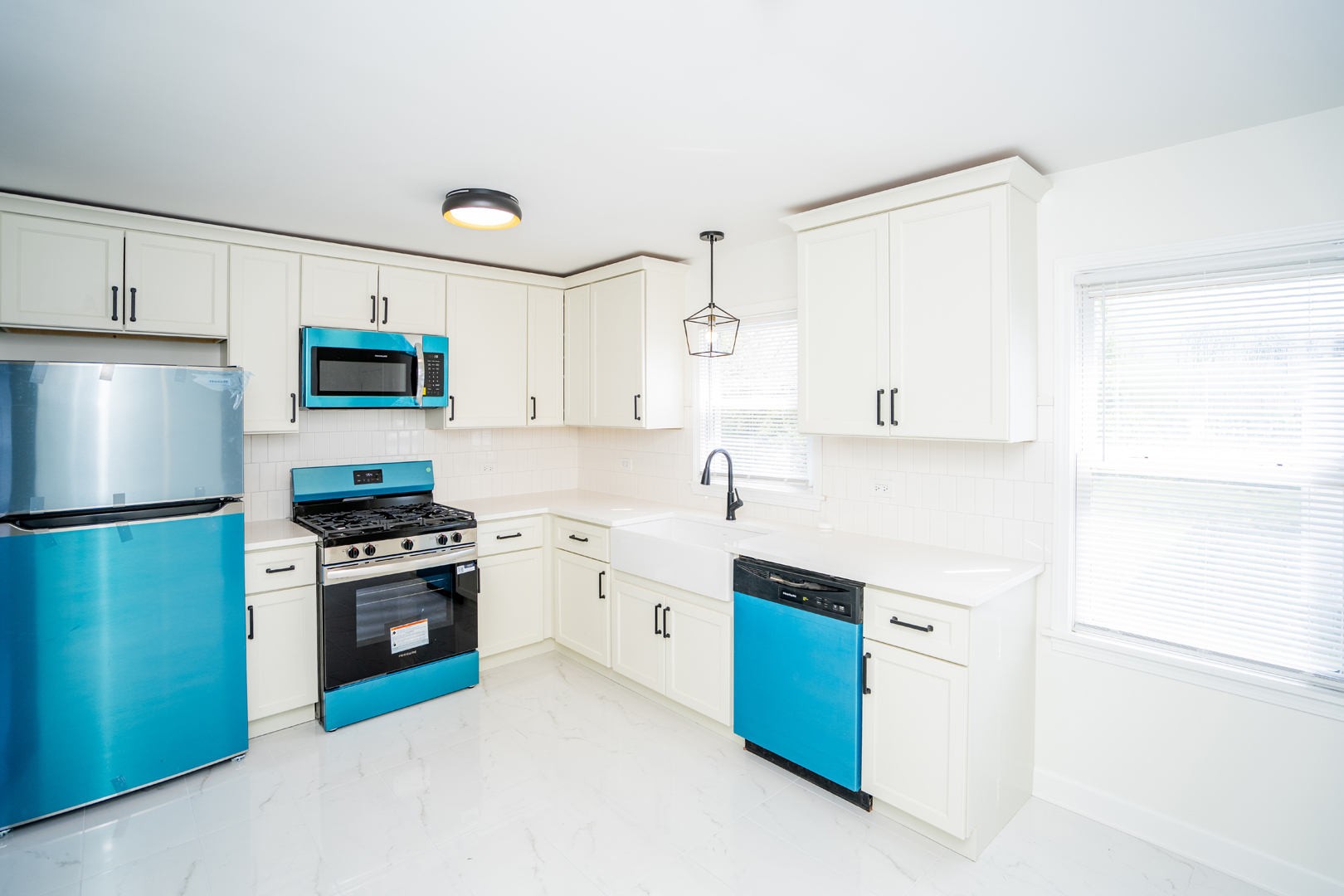 Properties 4 15331 WILLOW Street